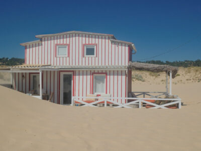 Cabana Bonita am Strand von Portugal in den Dünen