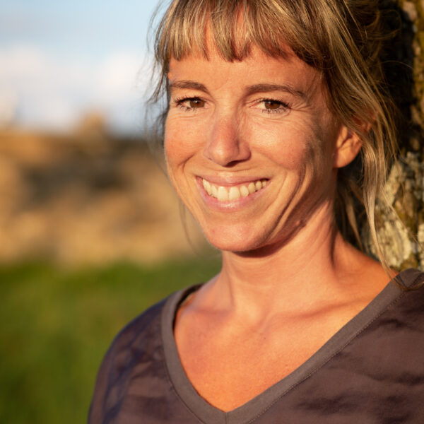 Anne-Claire Kowald lächslt freundlich in die Kamera